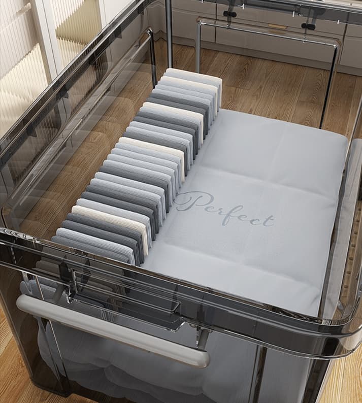 積み重ね可能な大容量グッズ収納ボックス