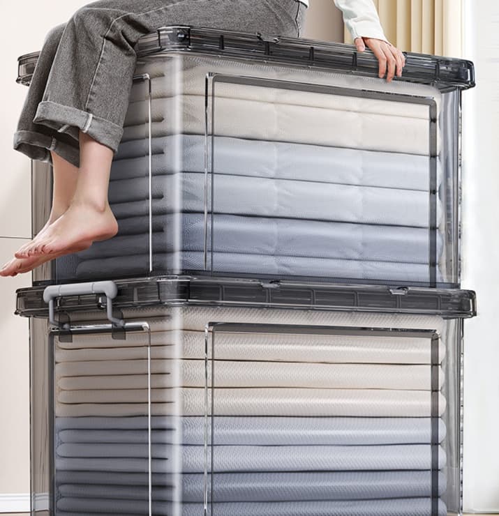 積み重ね可能な大容量グッズ収納ボックス