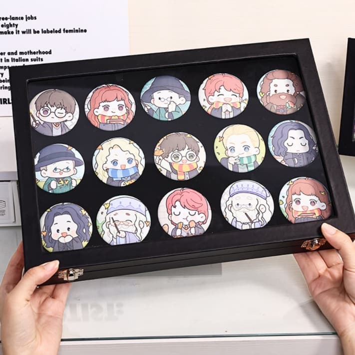 グッズ収納 アニメキャラクター 缶バッジコレクションケース