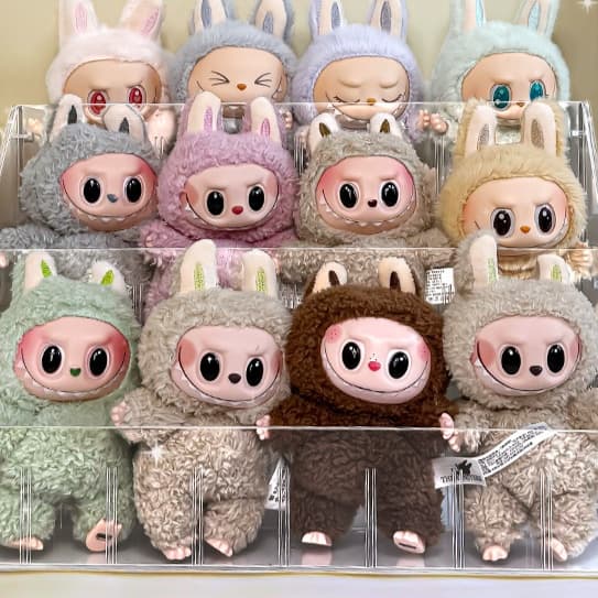 グッズ収納 ぬいぐるみ専用 段差式透明展示ケース