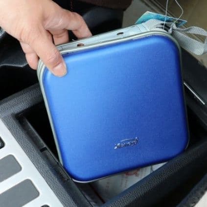 グッズ収納 車内でも使えるコンパクトなディスク収納ケース